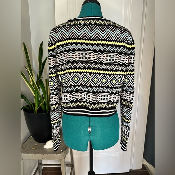 H&M Divided Aztec print cropped sweater black pink yellow blue med - Picture 6 of 10